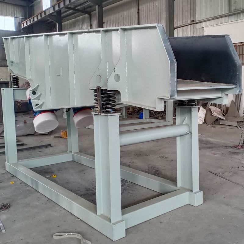 大型振動給料機，準備發(fā)貨